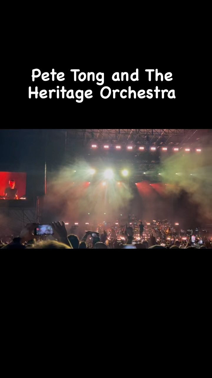 What a night - the music and atmosphere was out of this world.  Pete Tong & The Heritage Orchestra.  Also chatted with lots of amazing people too!!! Lots of laughs and lots of dancing ❤️
#petetong #petetongibizaclassics #theheritageorchestra #theheritageorchestraandjulesbuckley #musicmakesmehappy #ilovedancing #colwynbay
